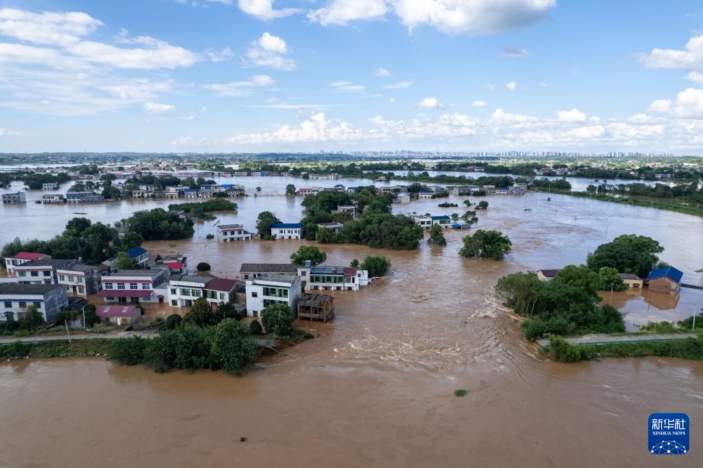 涓水湘潭县河口镇华中村堤段发生险情