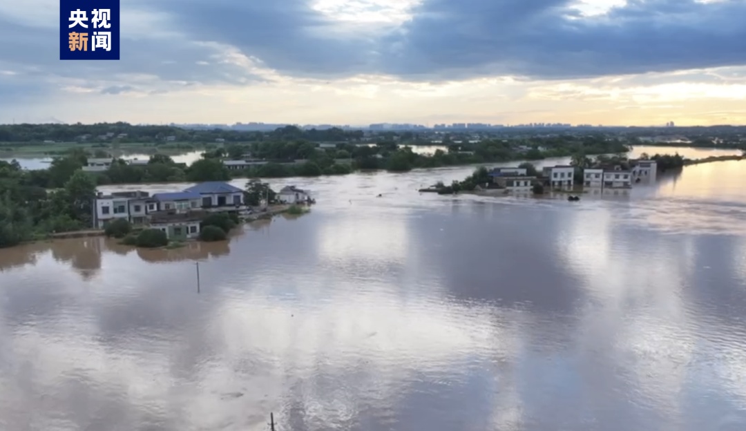 决口扩大至77米！航拍湖南四新堤决口现场