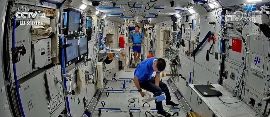 在轨超90天、两次出舱、多项实(试)验项目 神舟十八号乘组收获满满 在轨超90天、两次出舱、多项实(试)验项目 神舟十八号乘组收获满满