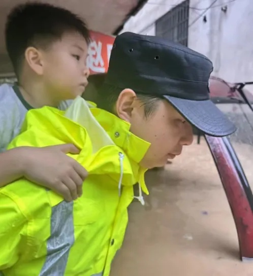 三预警齐发！湖南公安紧急抢险，转移群众