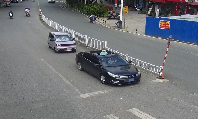 糊涂父亲一时心软,路人看了顿时心慌…… 糊涂父亲一时心软,路人看了顿时心慌……