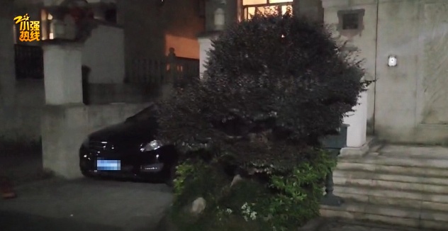 受不了!自家车库多次被邻居停车堵门,邻居的话让人意想不到… 受不了!自家车库多次被邻居停车堵门,邻居的话让人意想不到…