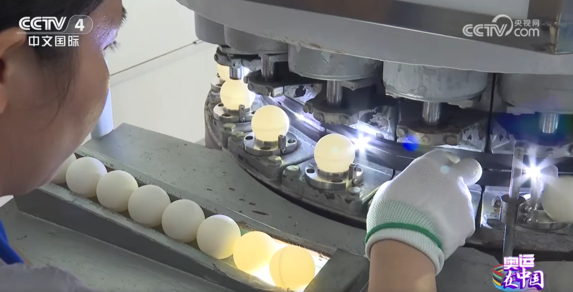 “小乒乓”内有“大乾坤” “中国制造”在奥运赛场“大放异彩”