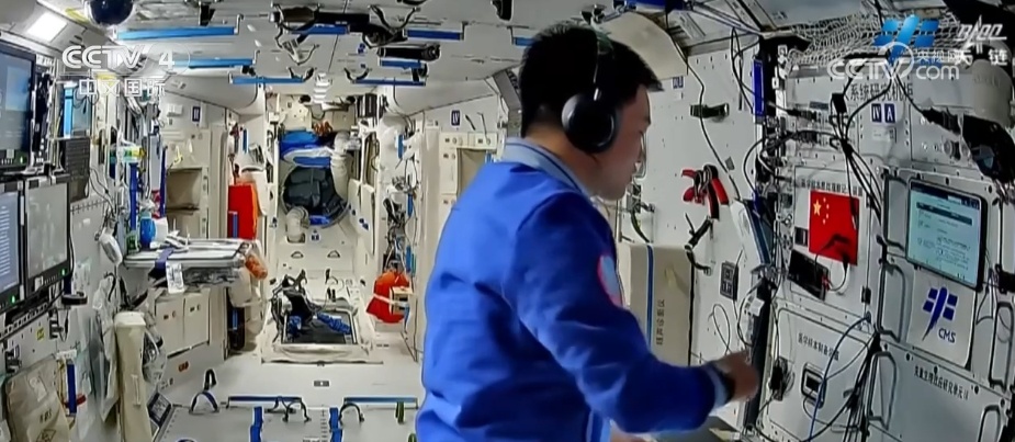 在轨超90天、两次出舱、多项实(试)验项目 神舟十八号乘组收获满满 在轨超90天、两次出舱、多项实(试)验项目 神舟十八号乘组收获满满