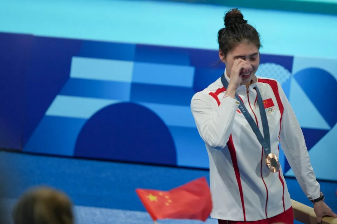 这一幕,热搜第一!张雨霏回应 这一幕,热搜第一!张雨霏回应
