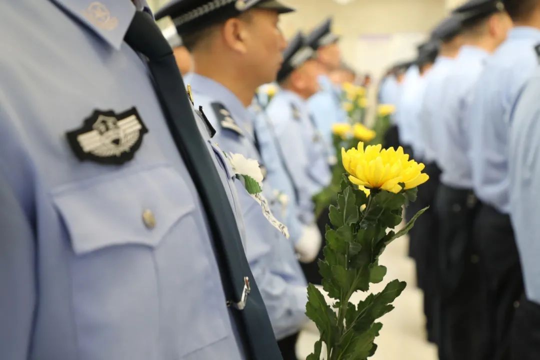 “爸爸，你又骗我……”