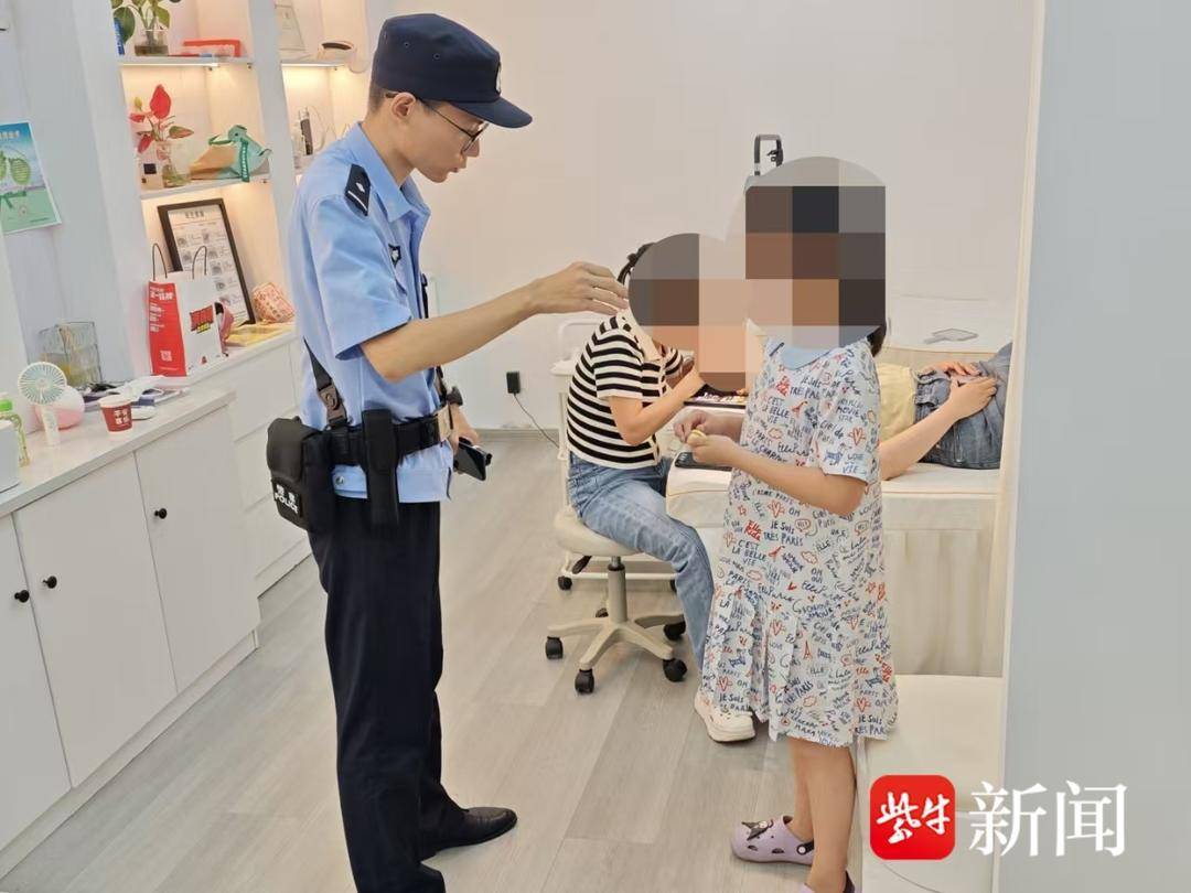 女童外出遛狗迟迟未归 民警迅速帮助找回 女童外出遛狗迟迟未归 民警迅速帮助找回