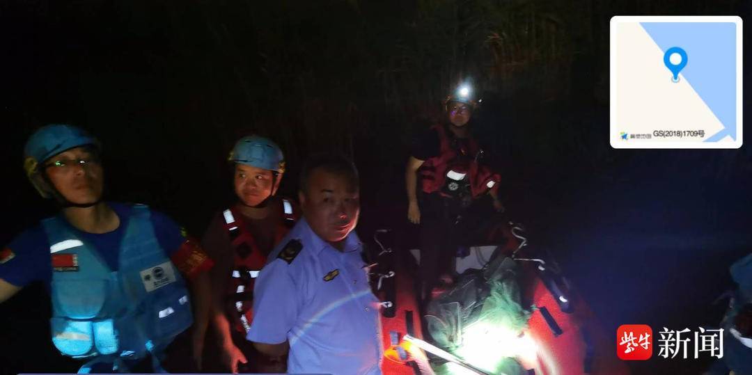 风大浪急!三男子长江芦苇荡里偷捕被抓 风大浪急!三男子长江芦苇荡里偷捕被抓