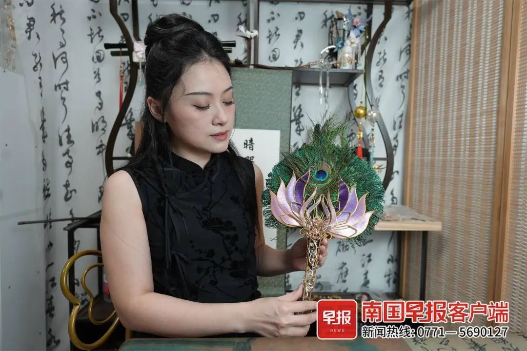 孔雀翎、暴雨梨花针……南宁美女博主制作上百件暗器，引发网友关注