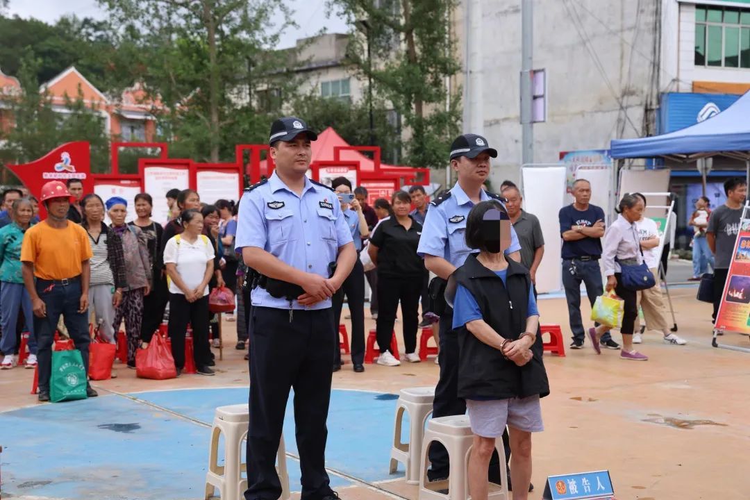 损失141万!贵州69岁女子为报复蚂蚁,一气之下放火烧山...法院判了 损失141万!贵州69岁女子为报复蚂蚁,一气之下放火烧山...法院判了