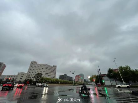 警惕次生灾害!北京今日雨水登场闷热缓解 局地或现暴雨 警惕次生灾害!北京今日雨水登场闷热缓解 局地或现暴雨