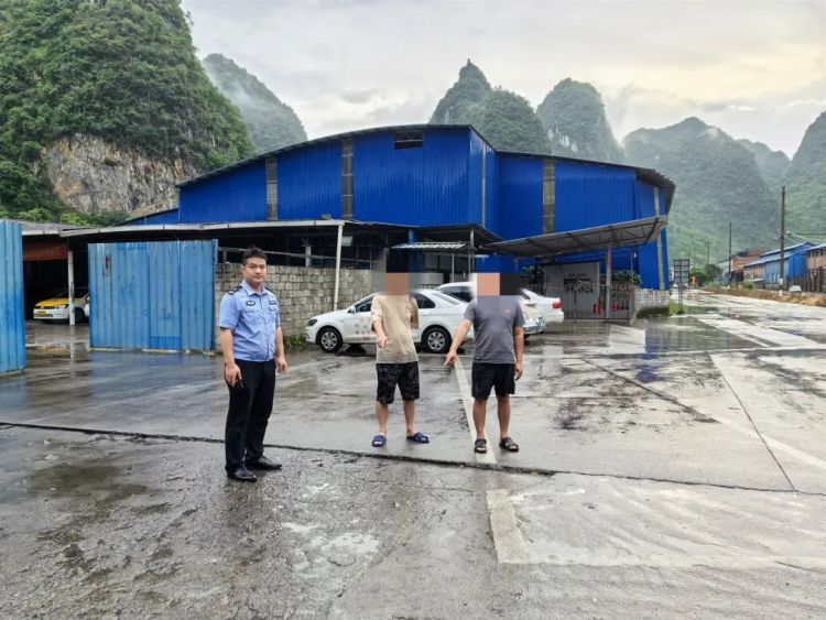 驾培场地惊现套牌教练车,交警一查到底!揪出背后同伙 驾培场地惊现套牌教练车,交警一查到底!揪出背后同伙