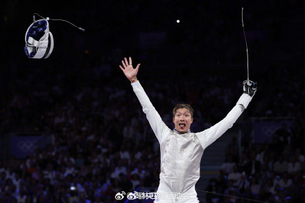 祝贺！张家朗卫冕个人花剑冠军