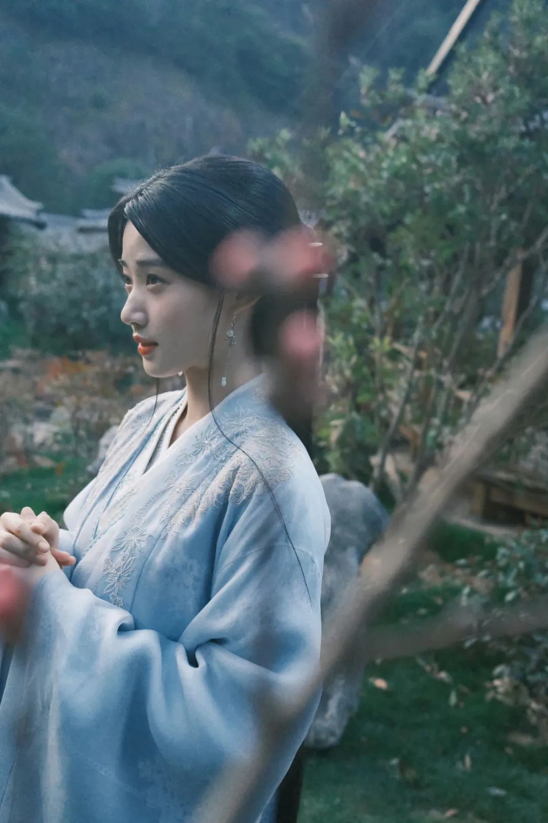 命在旦夕!女演员这一举动冲上热搜 命在旦夕!女演员这一举动冲上热搜