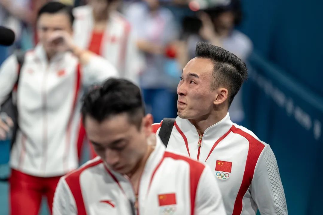 摘银！体操男团泪洒赛场，网友：遗憾又心疼