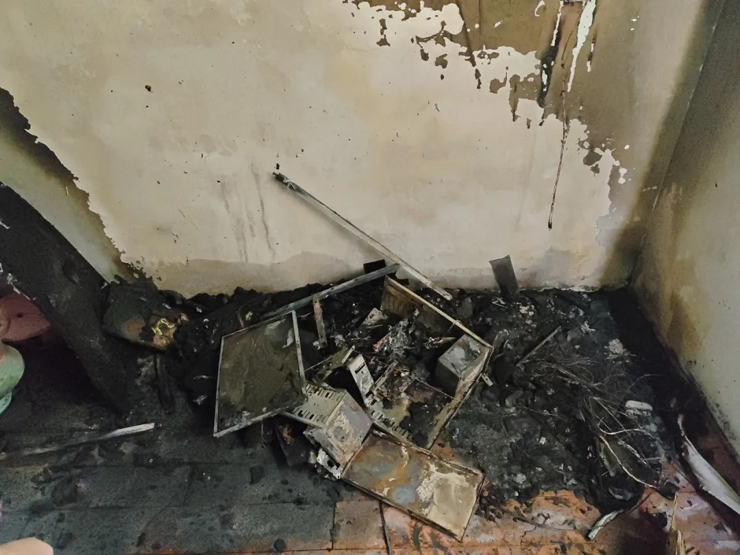 续命神器“发火”,家烧得面目全非! 续命神器“发火”,家烧得面目全非!