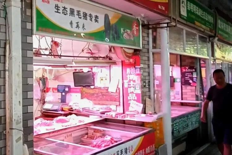 白色荧光灯照得老板娘满面红光，“生鲜灯”为何禁而不止