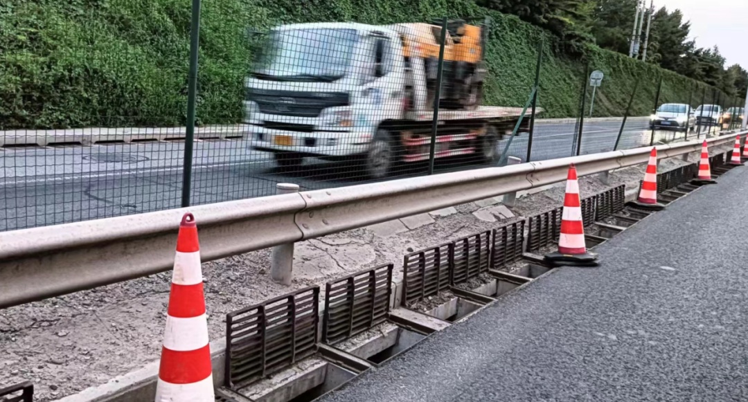 北京多区升级发布暴雨橙色预警!暴雨赶上早高峰,已达严重拥堵,多预警生效中! 北京多区升级发布暴雨橙色预警!暴雨赶上早高峰,已达严重拥堵,多预警生效中!