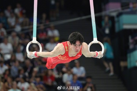 中国体操男团摘银 中国体操男团摘银