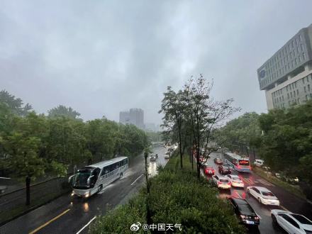 警惕次生灾害!北京今日雨水登场闷热缓解 局地或现暴雨 警惕次生灾害!北京今日雨水登场闷热缓解 局地或现暴雨