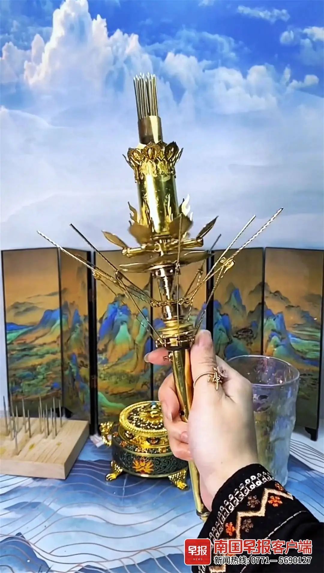 孔雀翎、暴雨梨花针……南宁美女博主制作上百件暗器，引发网友关注