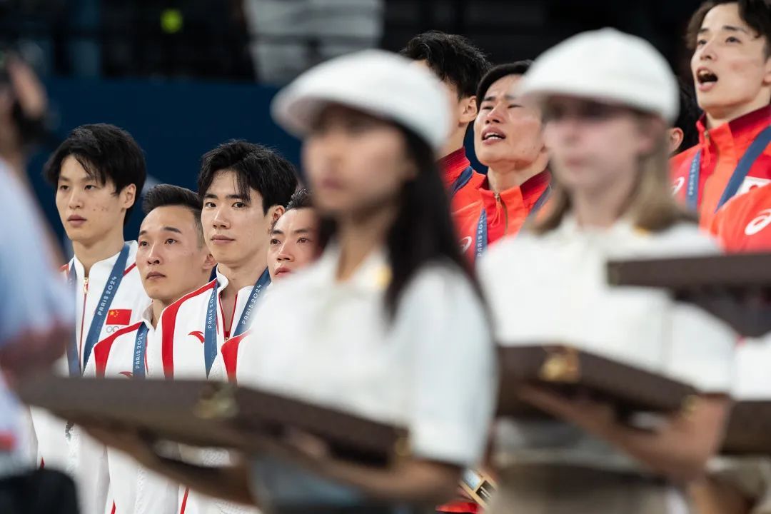 摘银！体操男团泪洒赛场，网友：遗憾又心疼