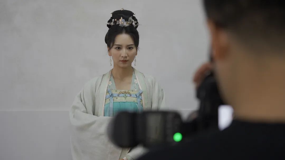 1分钟“重生复仇”，短剧“爽感”是如何炮制的