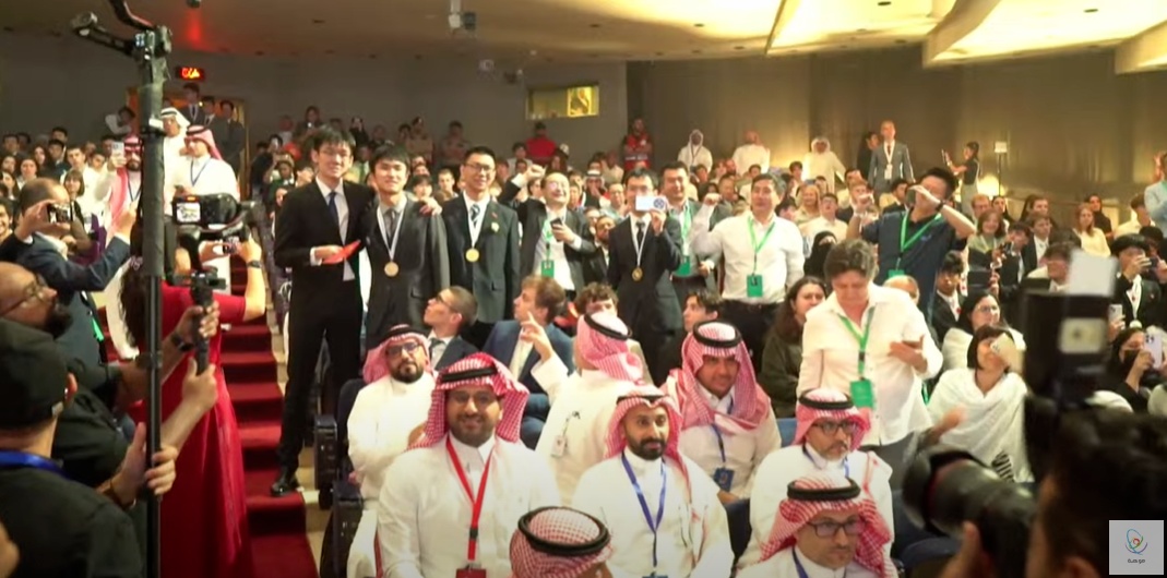 实现零的突破！海南学子国际大赛中摘金