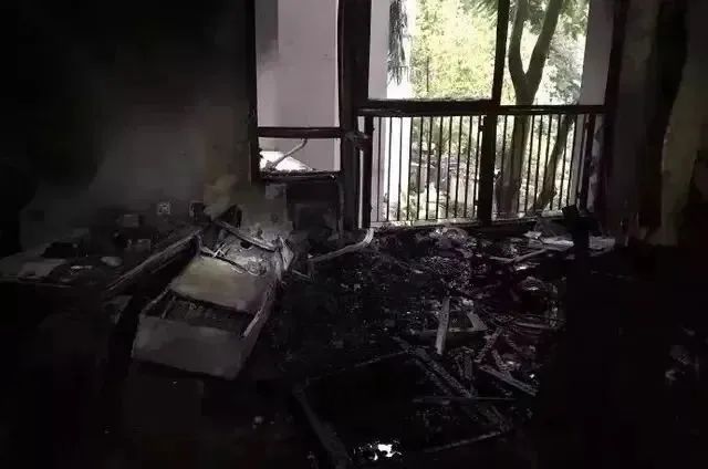续命神器“发火”,家烧得面目全非! 续命神器“发火”,家烧得面目全非!
