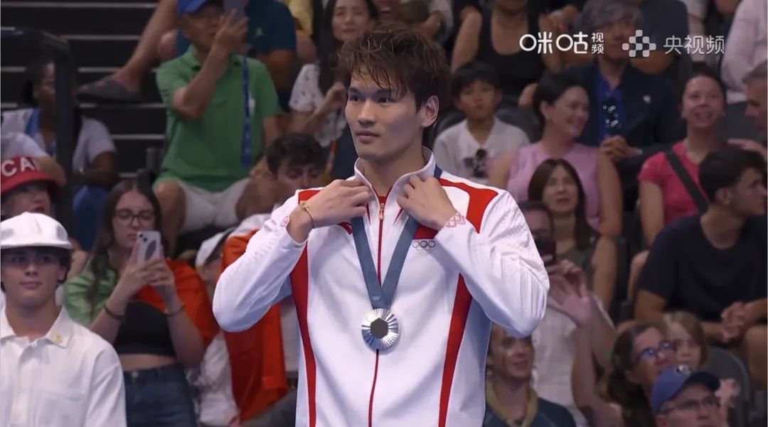 唐钱婷获得巴黎奥运会上海选手首枚奖牌！徐嘉余、中国体操男团摘银！