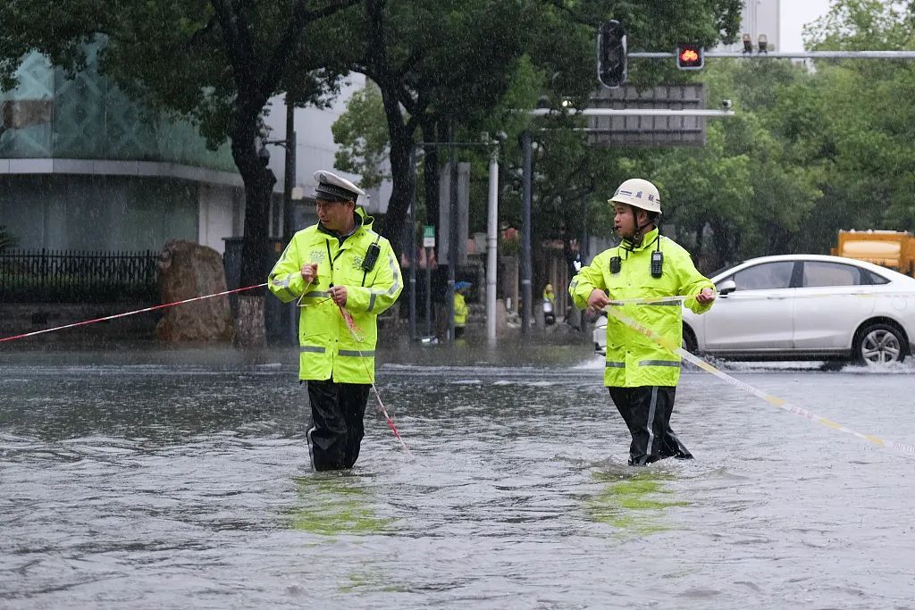 双预警持续!这些地区注意防范大暴雨→ 双预警持续!这些地区注意防范大暴雨→