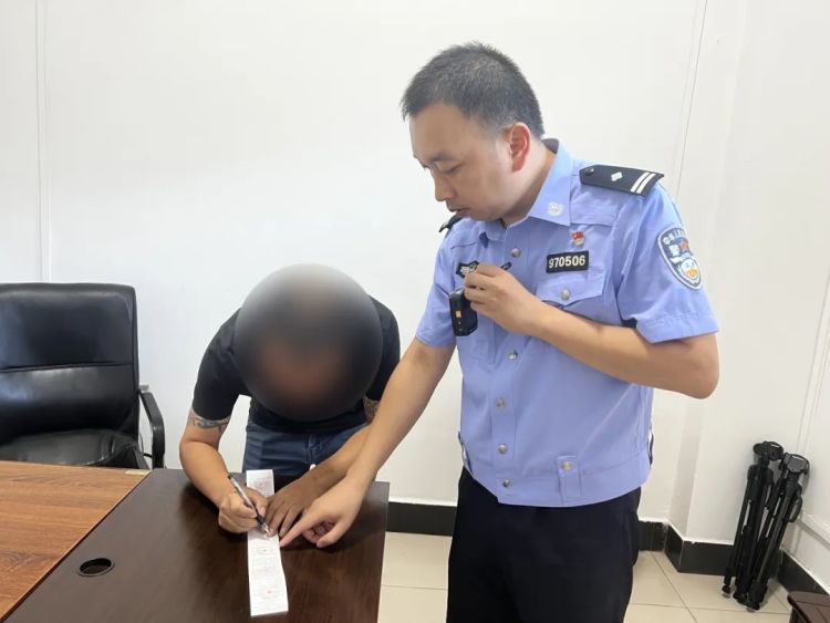 驾培场地惊现套牌教练车,交警一查到底!揪出背后同伙 驾培场地惊现套牌教练车,交警一查到底!揪出背后同伙