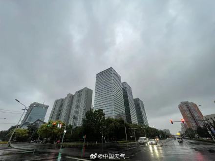 警惕次生灾害!北京今日雨水登场闷热缓解 局地或现暴雨 警惕次生灾害!北京今日雨水登场闷热缓解 局地或现暴雨