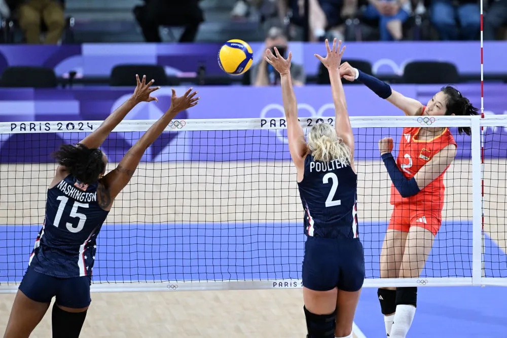 开门红!中国女排战胜美国队 开门红!中国女排战胜美国队