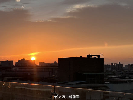 成都今天的晚霞，美翻了！
