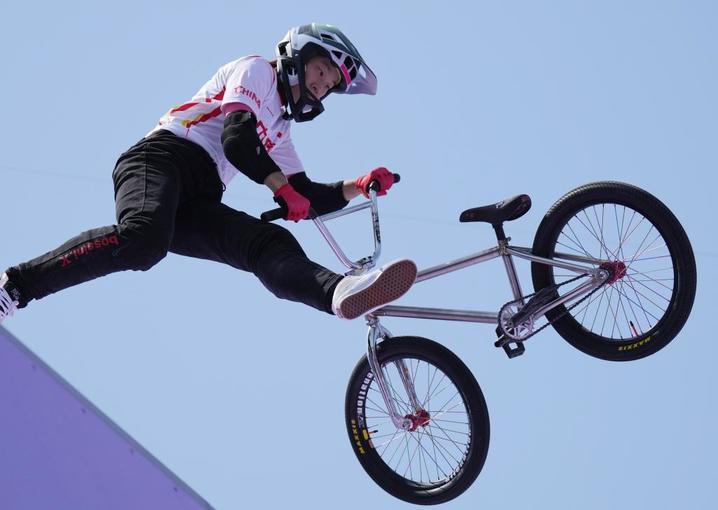 巴黎奥运会 | 邓雅文、孙佳琪晋级女子自由式小轮车公园赛决赛