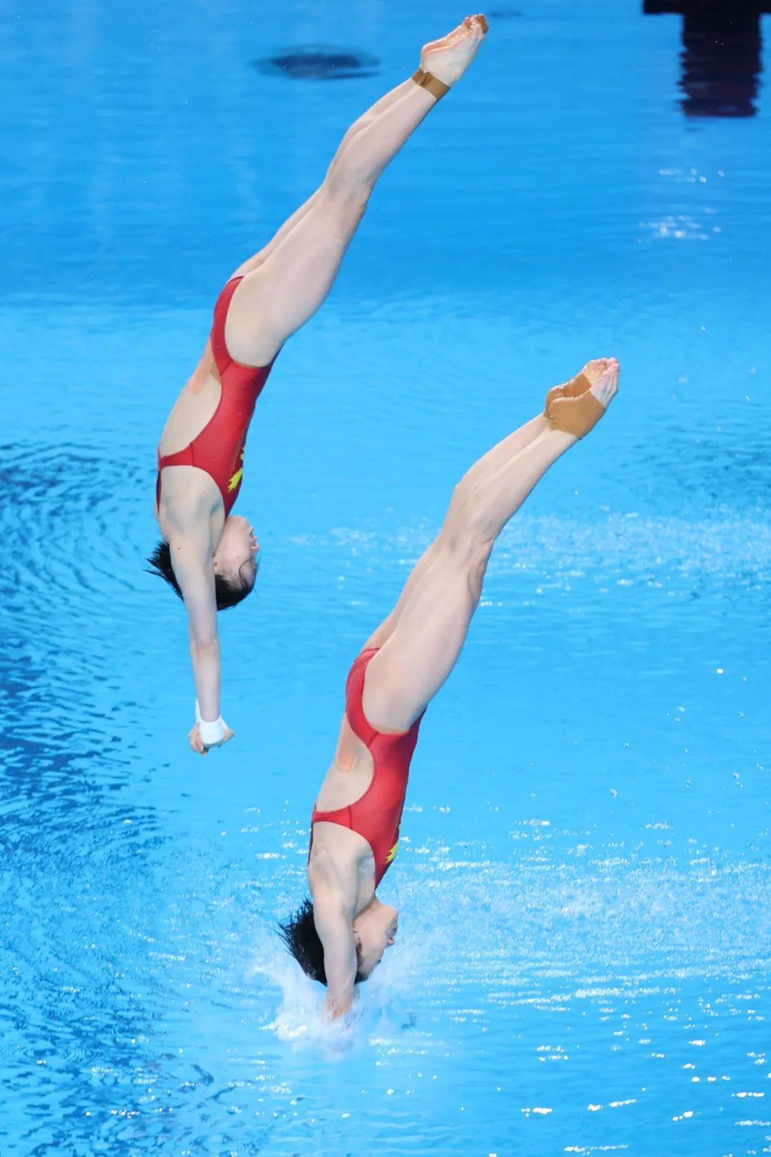 “水花消失术”再现!全红婵、陈芋汐携手夺冠! “水花消失术”再现!全红婵、陈芋汐携手夺冠!