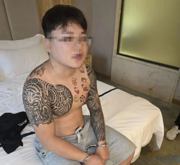警示！多名男女开房“吸烟”，抓捕现场公布……