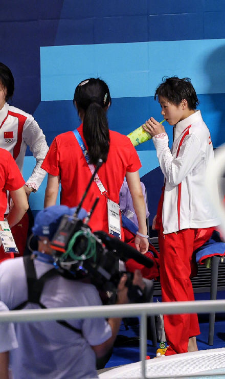 祝贺!全红婵陈芋汐登冠军领奖台 祝贺!全红婵陈芋汐登冠军领奖台