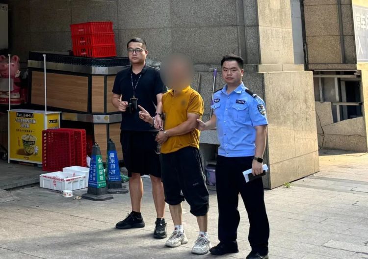 大爷手机被偷后微信钱包被盗刷，只因未设置这个功能