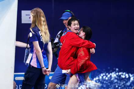 自信满满！全红婵拿捏手势