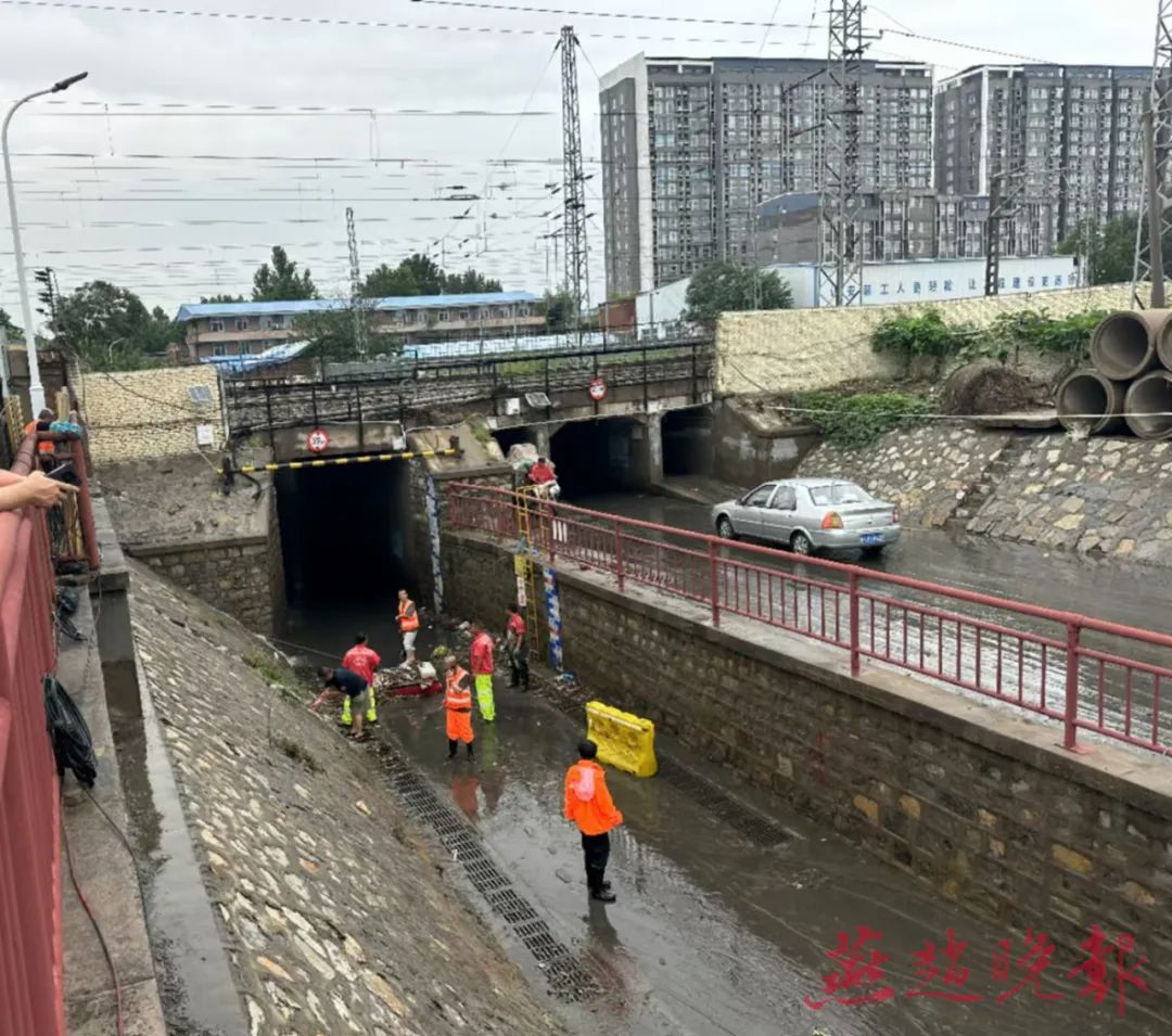 石家庄市各部门迅速响应积极应对强降雨天气 石家庄市各部门迅速响应积极应对强降雨天气