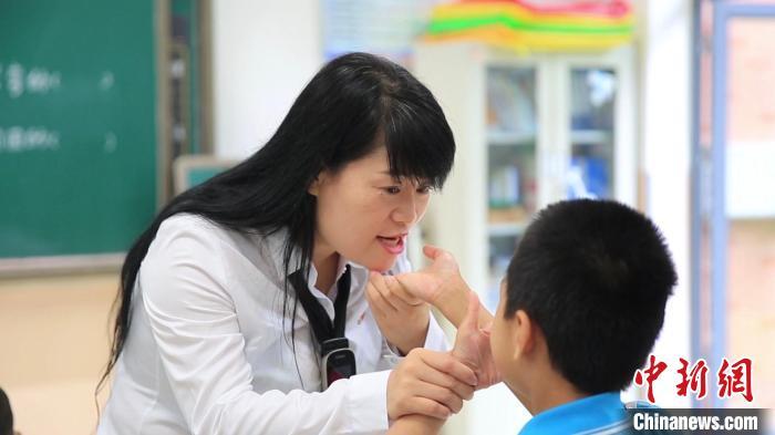 “特殊园丁”刘玲琍的“三心法”与成就感 “特殊园丁”刘玲琍的“三心法”与成就感