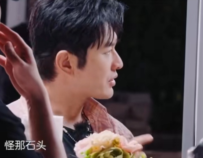 刚吃上一口就炸了!“驴友”户外烧烤突发意外...... 刚吃上一口就炸了!“驴友”户外烧烤突发意外......