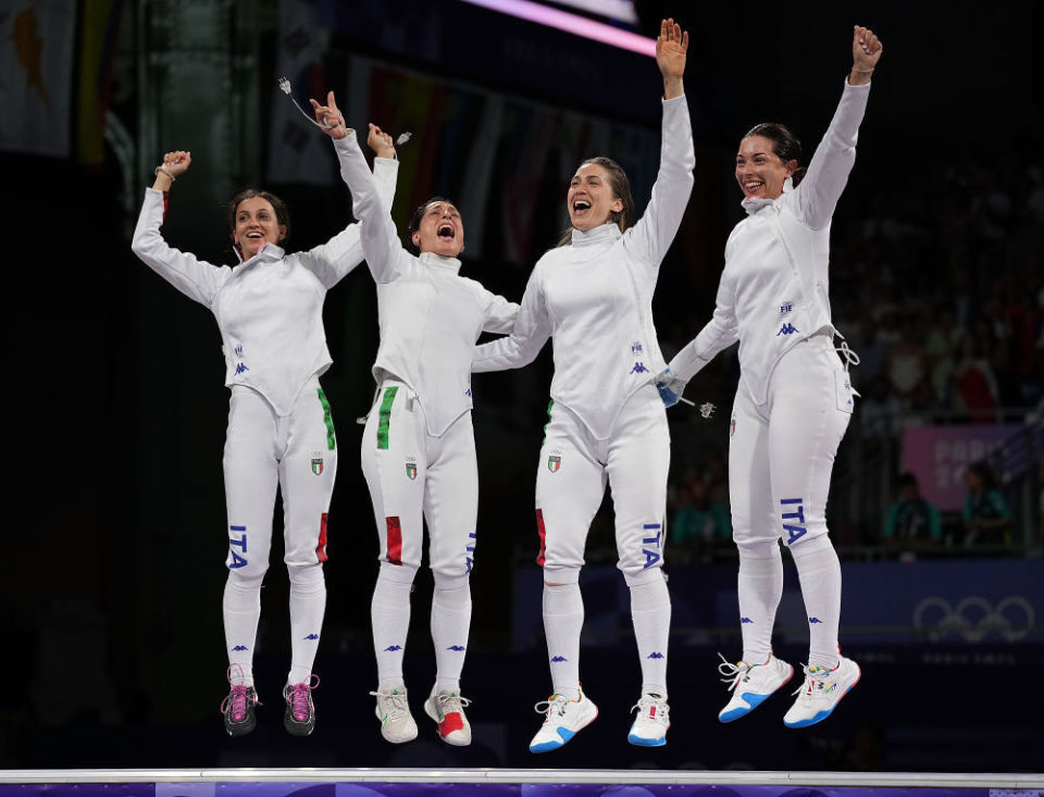 一剑之差！女子重剑团体中国队无缘领奖台，孙一文：酸甜苦辣总得尝个遍