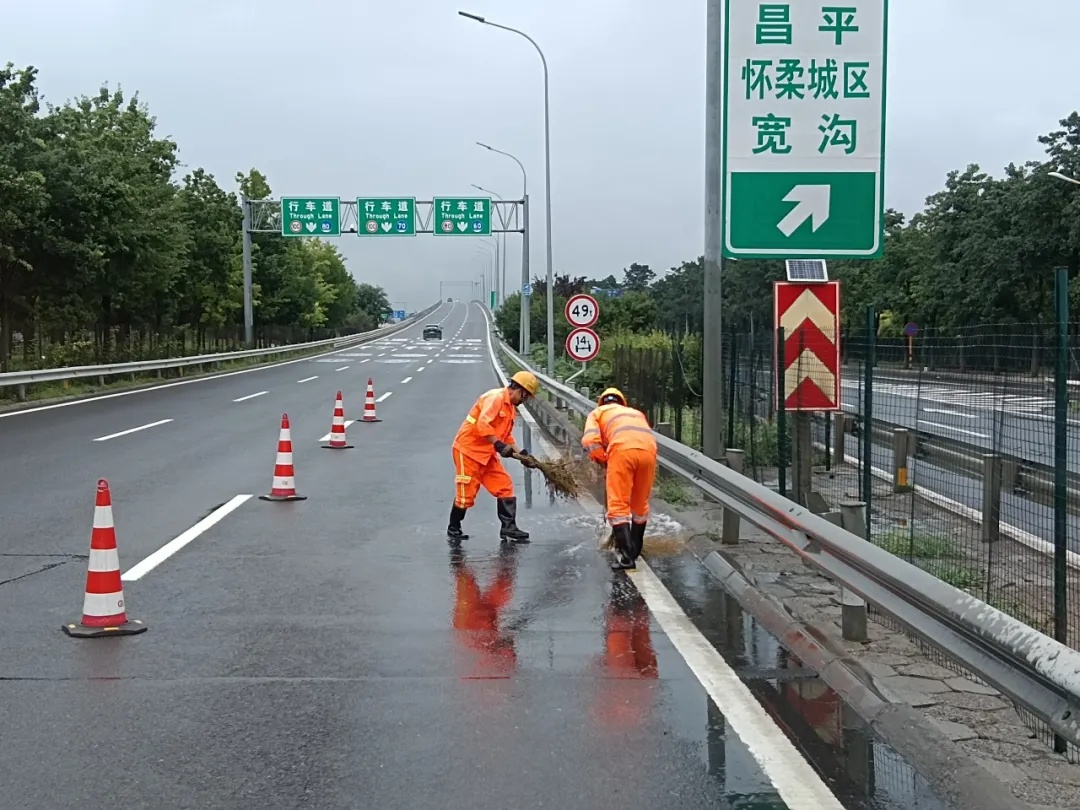 北京暑期交通高峰预警！京藏、京港澳等热门高速成出行焦点