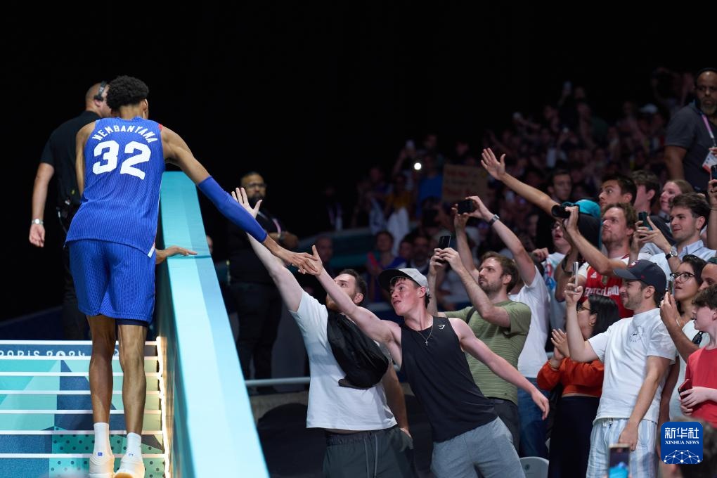 巴黎奥运会|篮球——男子小组赛:法国队胜日本队 巴黎奥运会|篮球——男子小组赛:法国队胜日本队