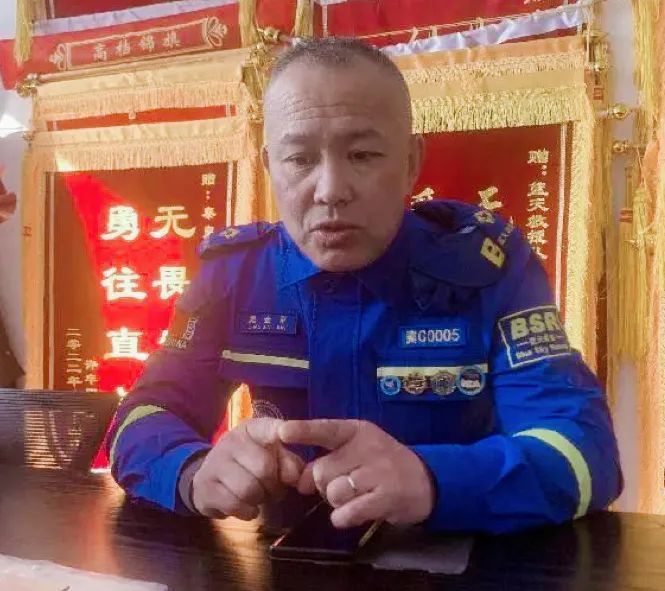 救人真的会“上瘾”！河北52岁大叔10年救援超120人…