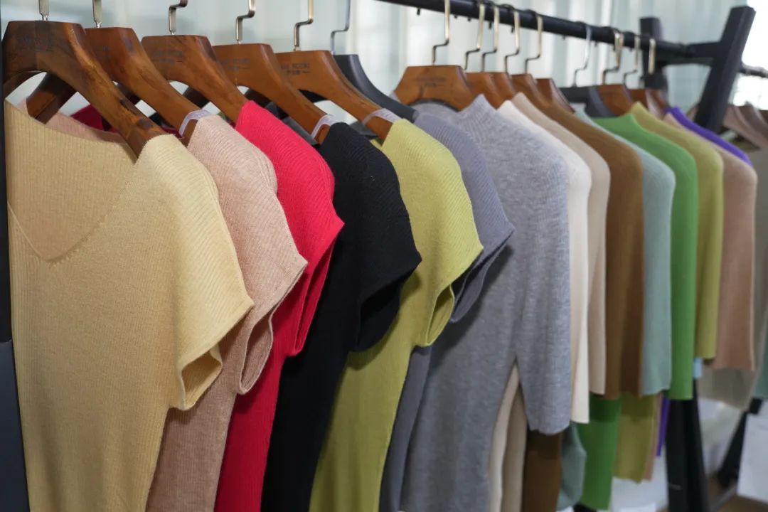 火上热搜!服装反季爆卖,背后秘诀是→ 火上热搜!服装反季爆卖,背后秘诀是→