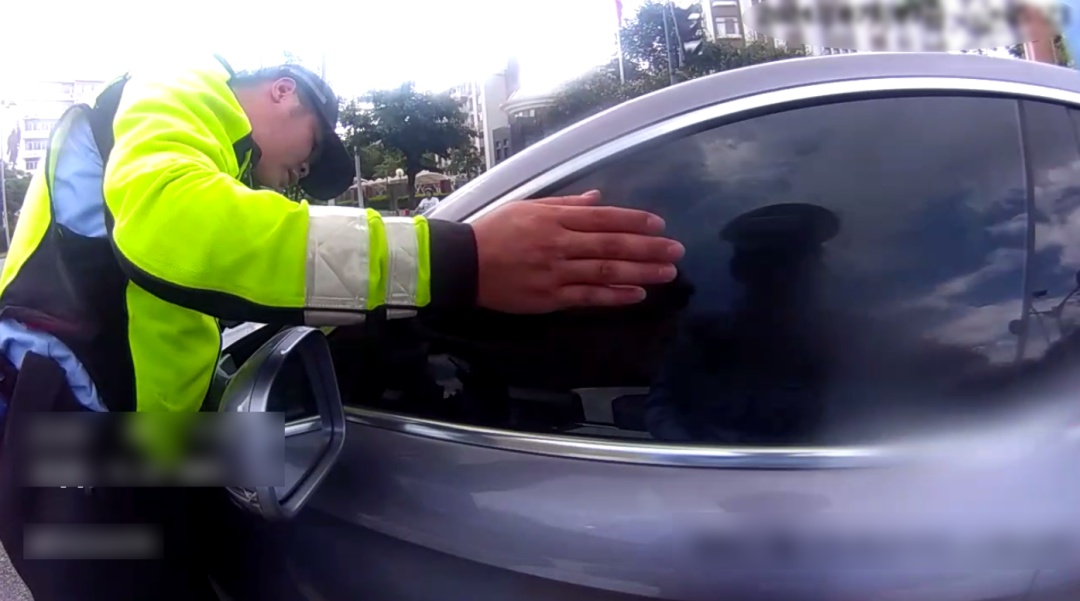 酒后“灌水”就能开车?男子实操告诉你结果…… 酒后“灌水”就能开车?男子实操告诉你结果……